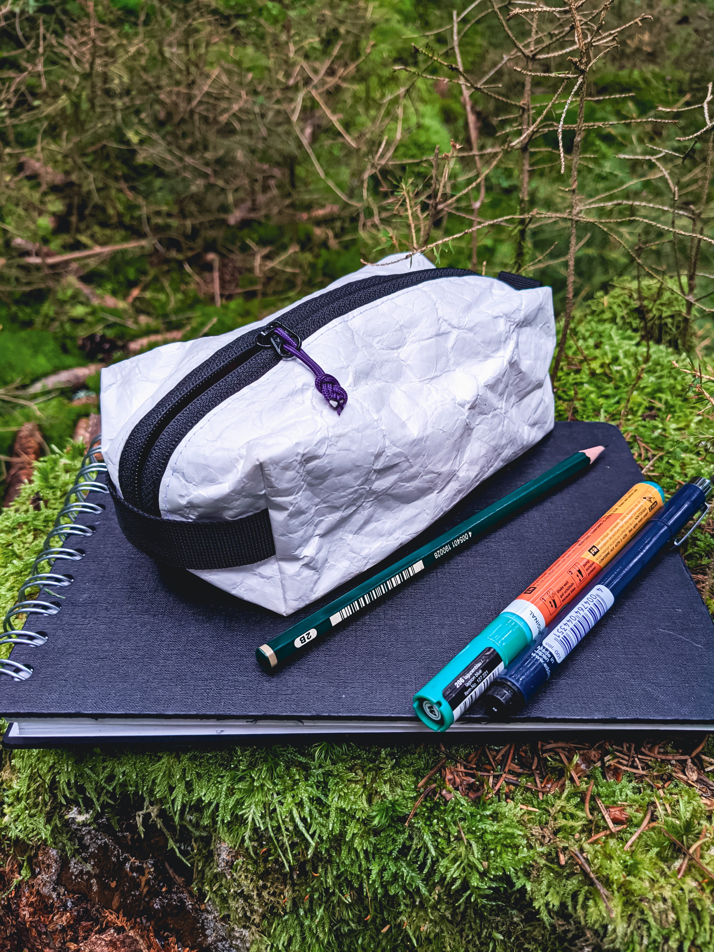 Pencil case made from Tyvek® hardstructure